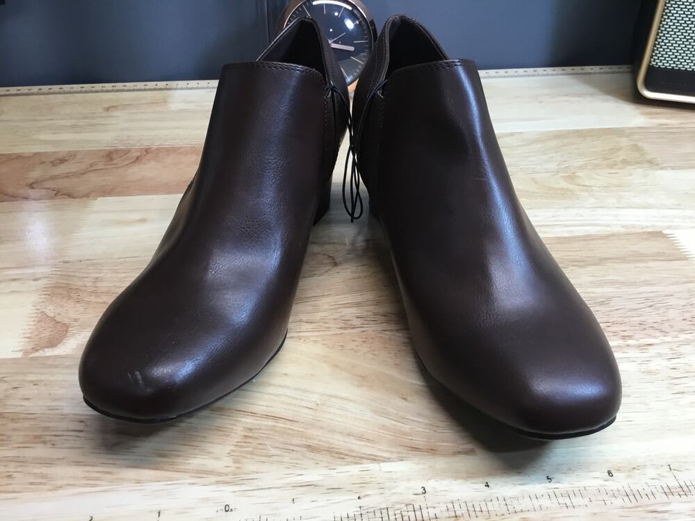 East 5th Women's 8 Dark Brown Slip-On Block Rutter Stacked Heel Chelsea Booties